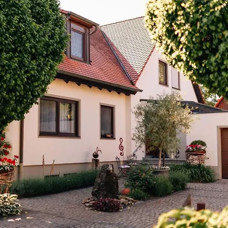 Tonart - Modern & Stilvoll Im Weinort Appartement Sommerach