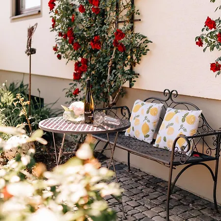 Tonart - Modern & Stilvoll Im Weinort Lejlighed Sommerach