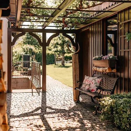 Tonart - Modern & Stilvoll Im Weinort *